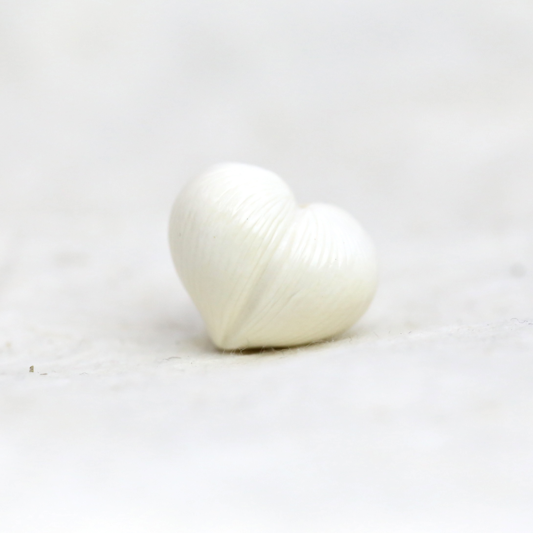 天然猛犸牙料屁桃爱心