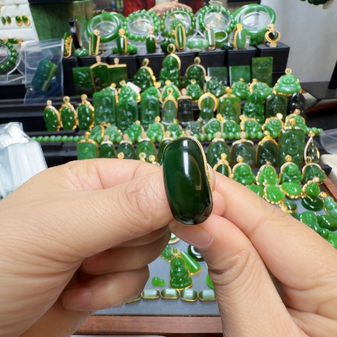 和田玉（碧玉）戒指18K金镶嵌用****h