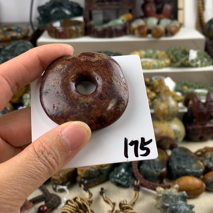 眯***界岫岩河磨玉（透闪石质玉）未镶嵌珠宝奇石
