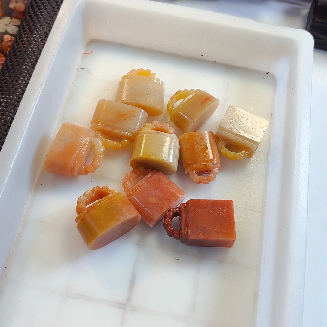 那***红寿山石印石苹果和三星也