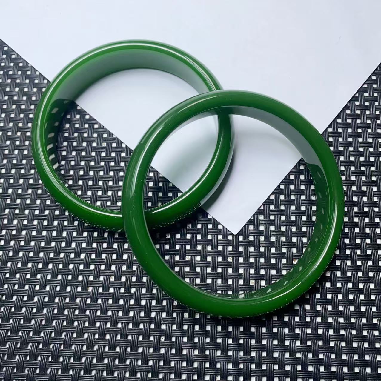 Q7俄绿色常规时尚多样性奇石