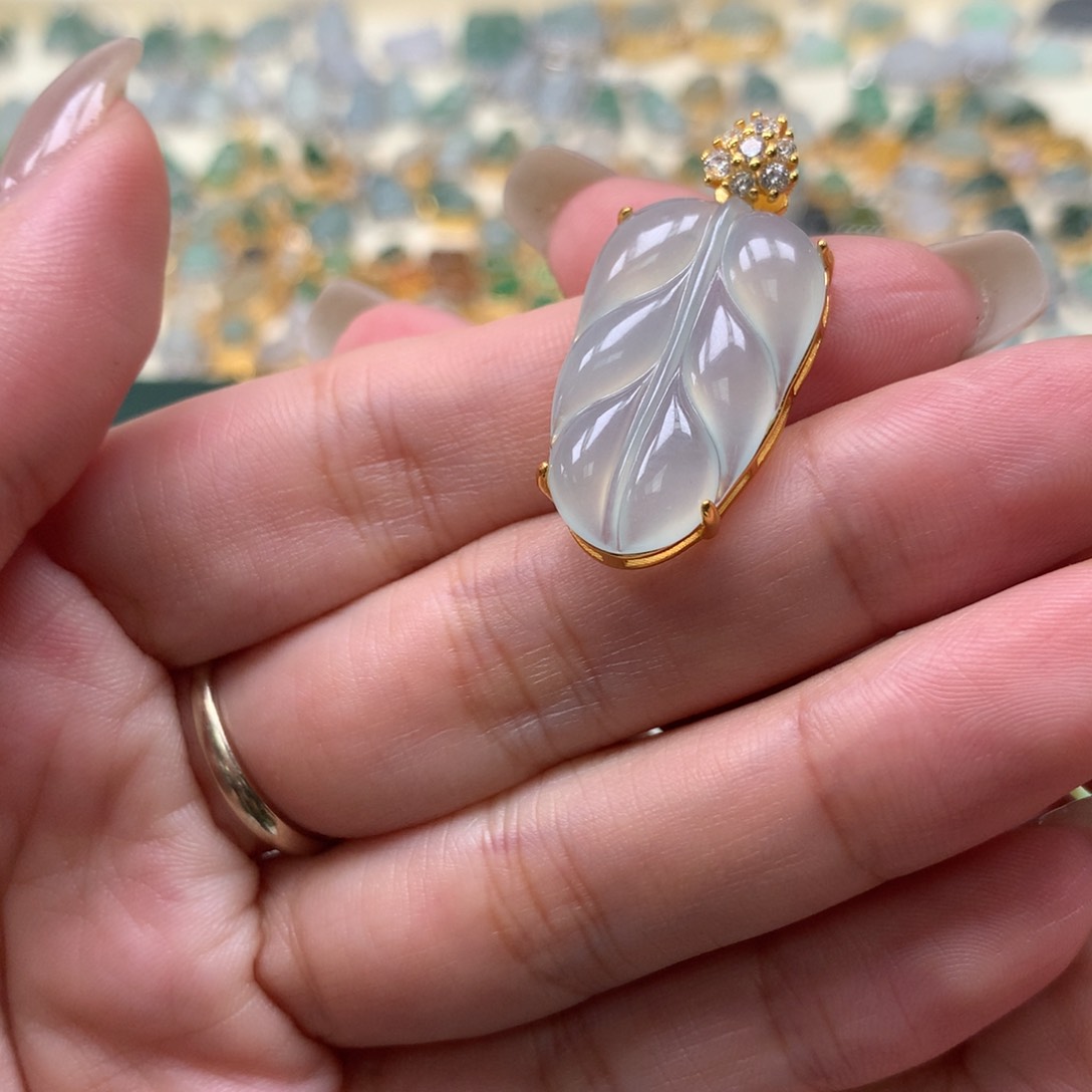 颈饰银S925镶嵌翡翠叶子