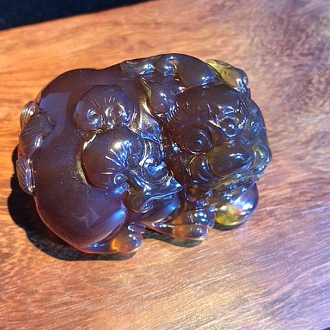 未镶嵌颈饰琥珀福利，招财貔貅吊坠手把件重36克