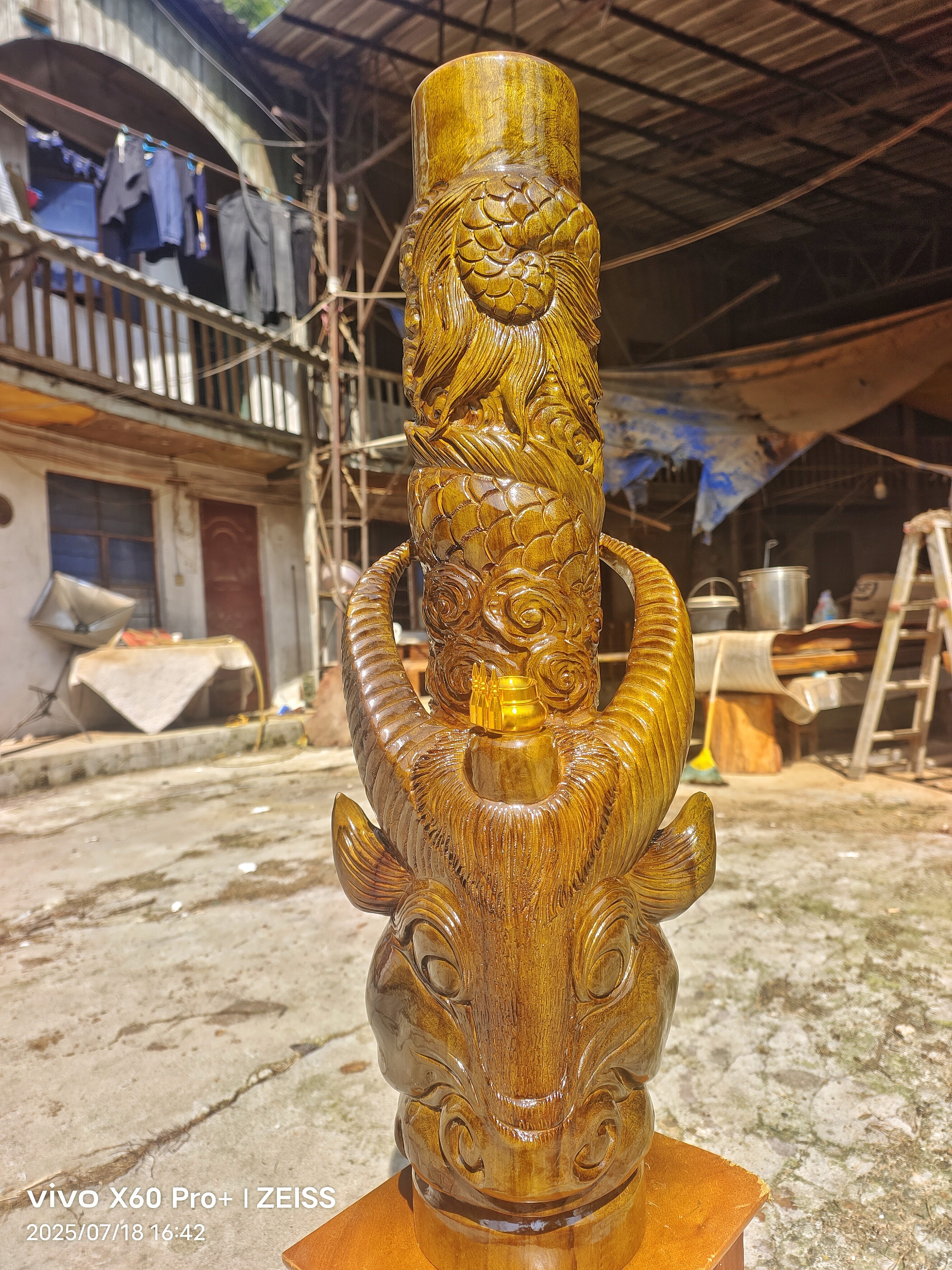 缅甸金丝楠木牛气冲天烟筒，纯手工打造，尺寸85x13x8（厚宽各30，28