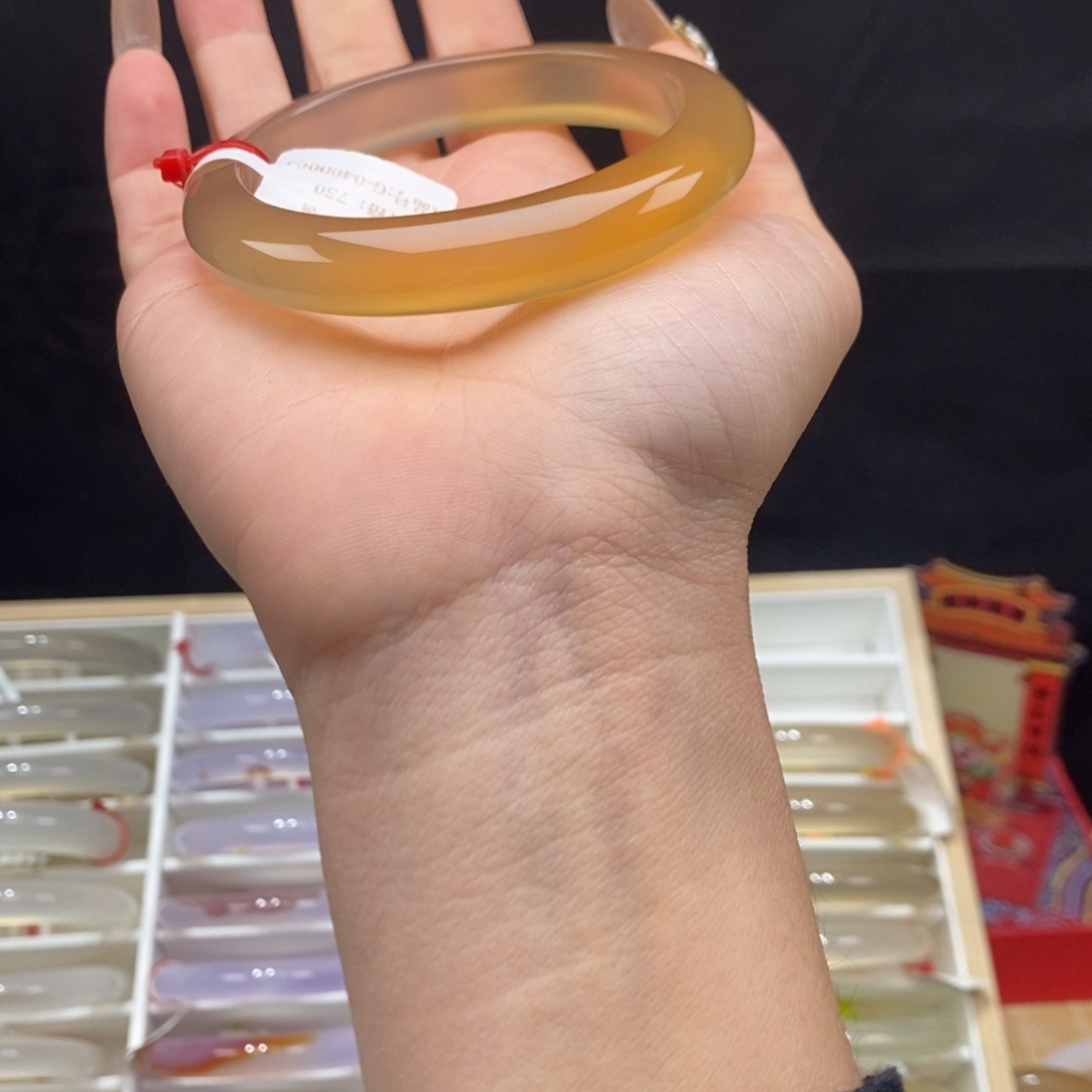 玛瑙/玉髓手镯未镶嵌?***声