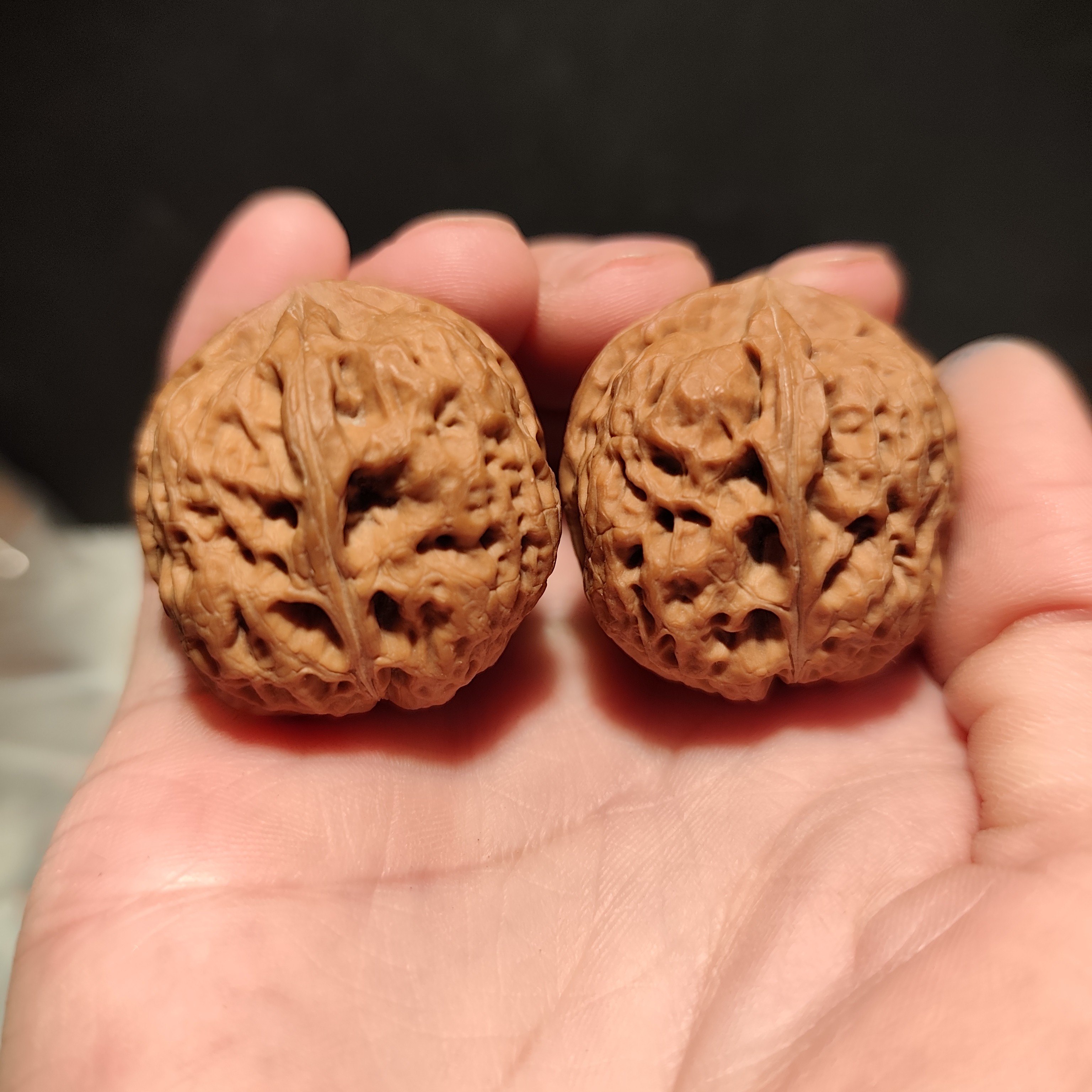080号33云南铁核桃骰子四楞手捻带阴皮
