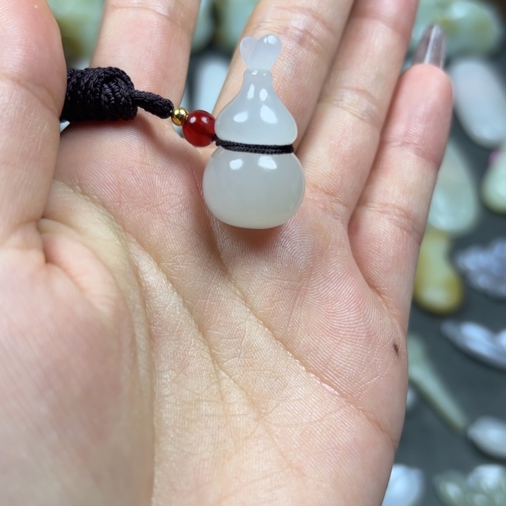 和田玉颈饰未镶嵌和田玉葫芦吊坠