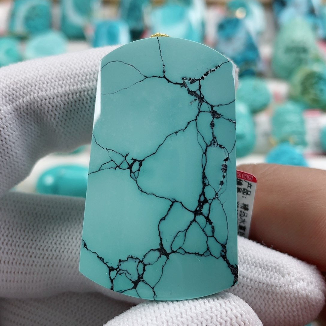 绿松石颈饰未镶嵌