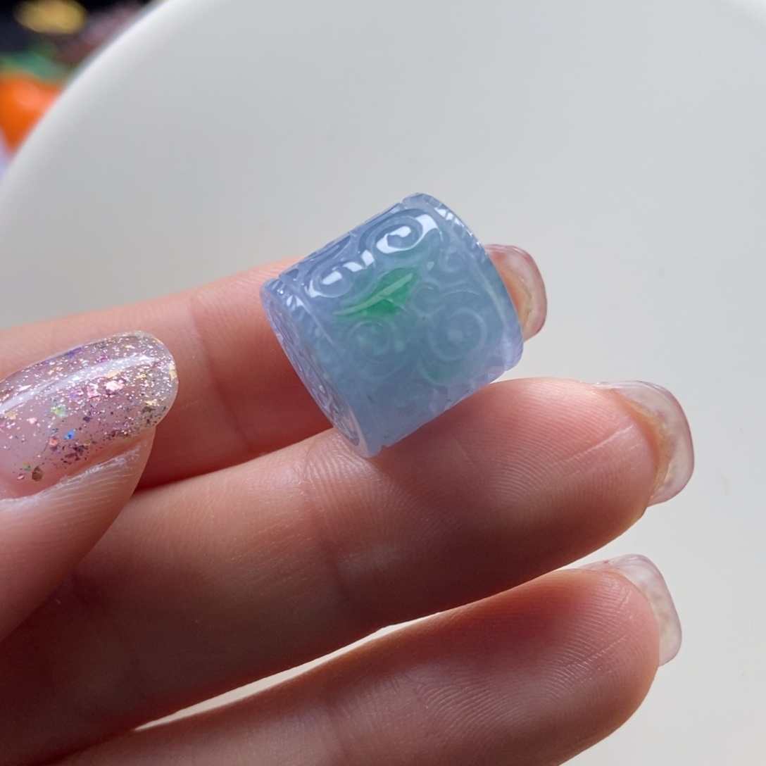 翡翠颈饰未镶嵌冰紫飘绿13.5*14.7mm