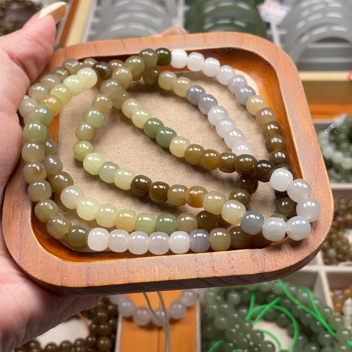 和田玉未镶嵌珠串6*7mm