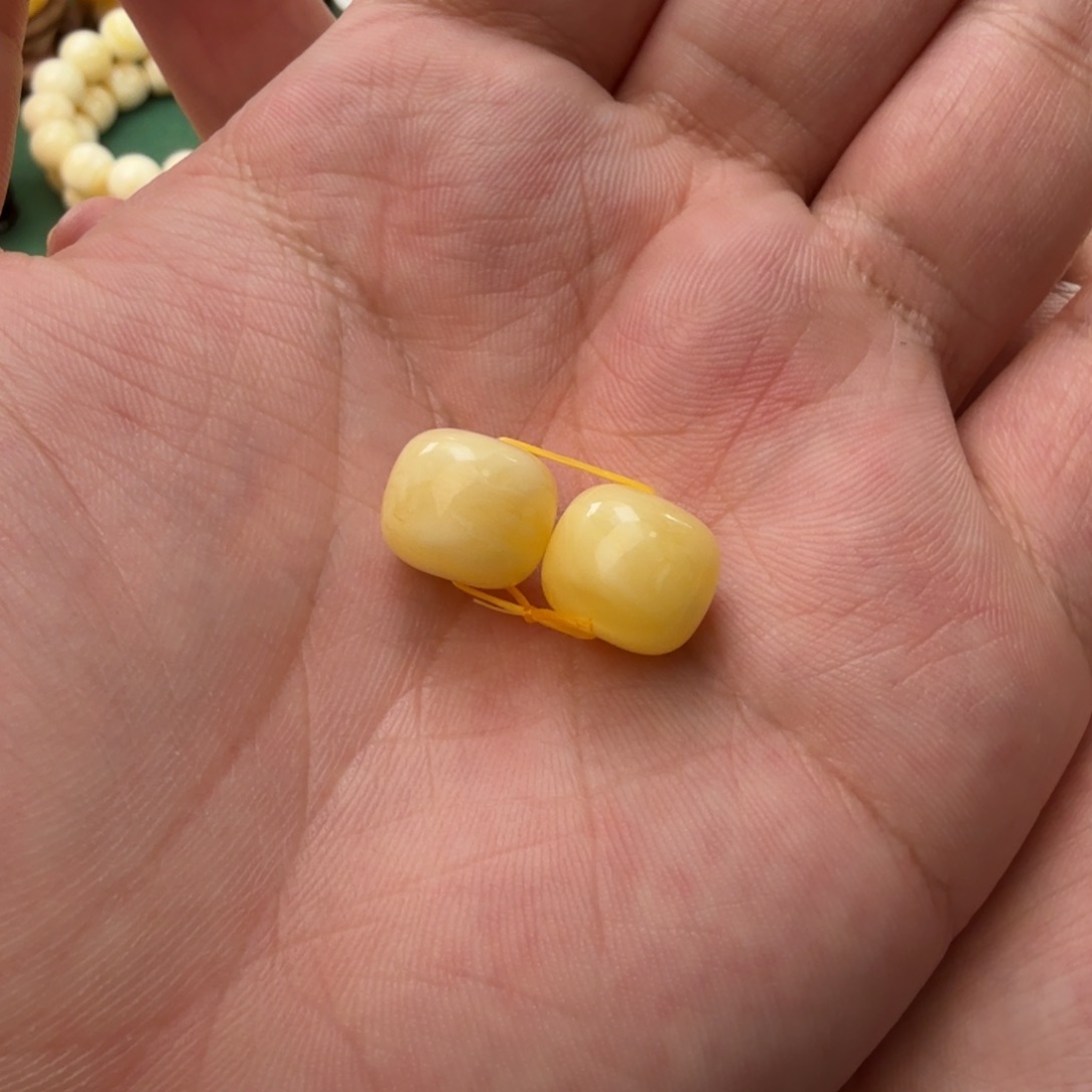 琥珀裸石未镶嵌老邢对珠