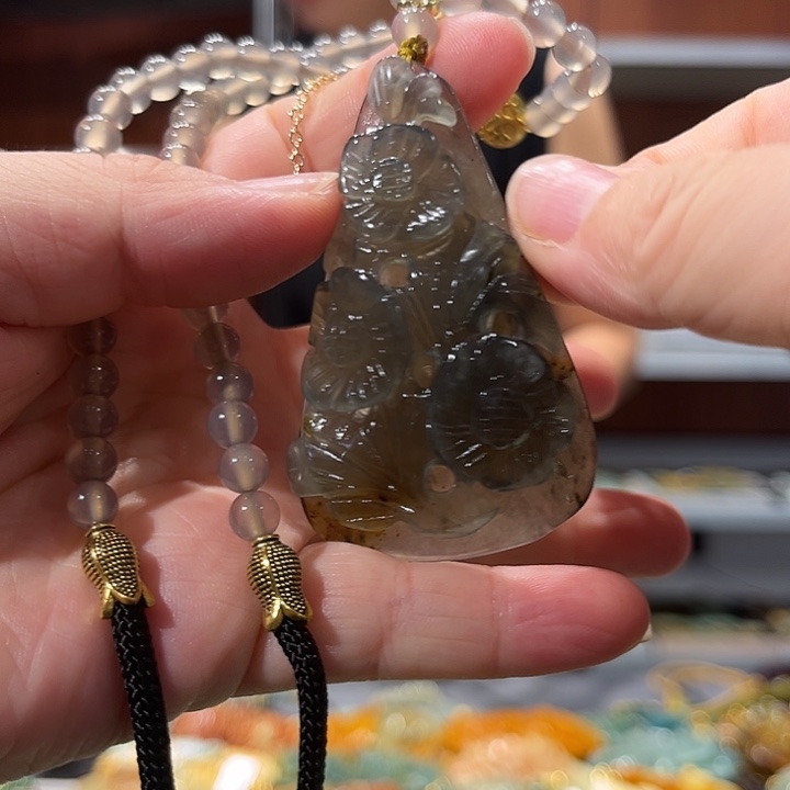 岫玉未镶嵌毛衣链