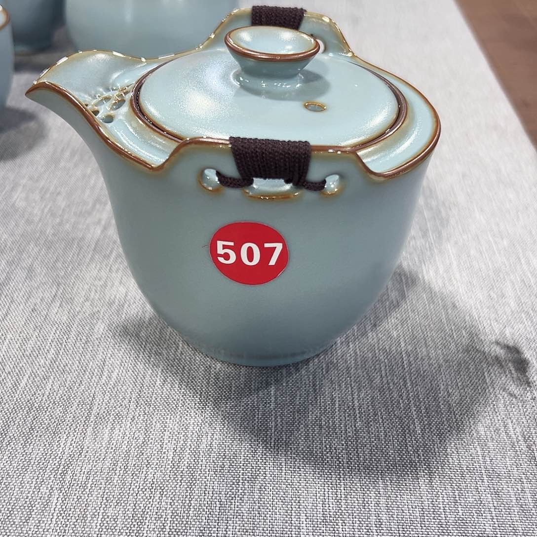 瓷片清仓库，小微瑕。