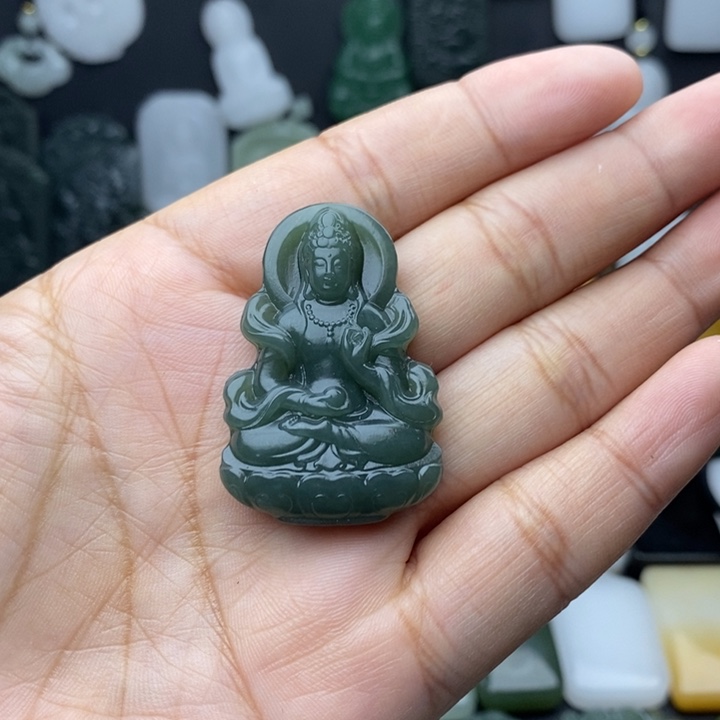 *****和田玉未镶嵌颈饰