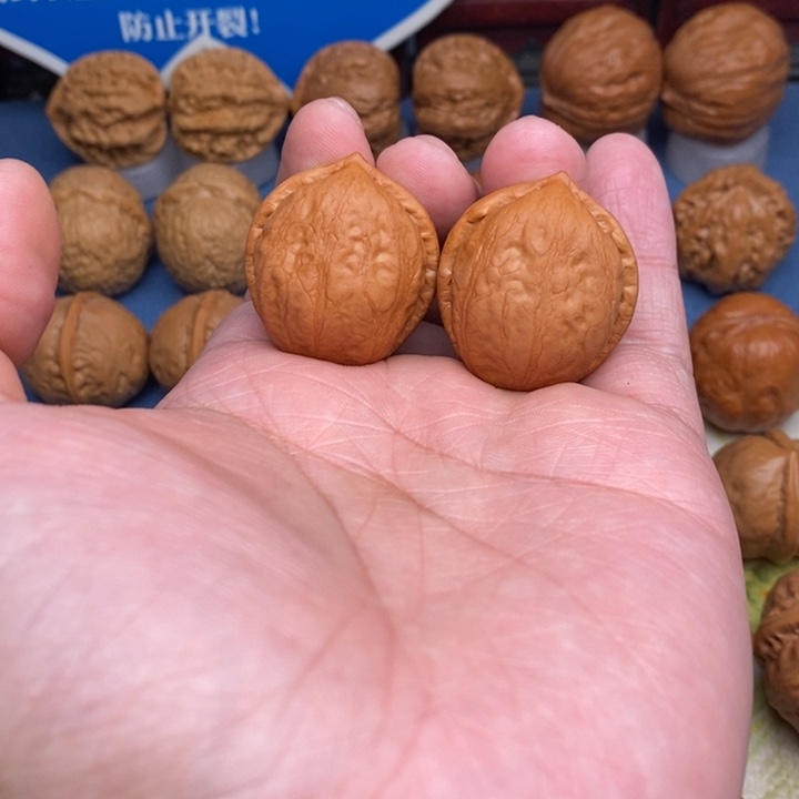 文玩核桃吊坠开心果