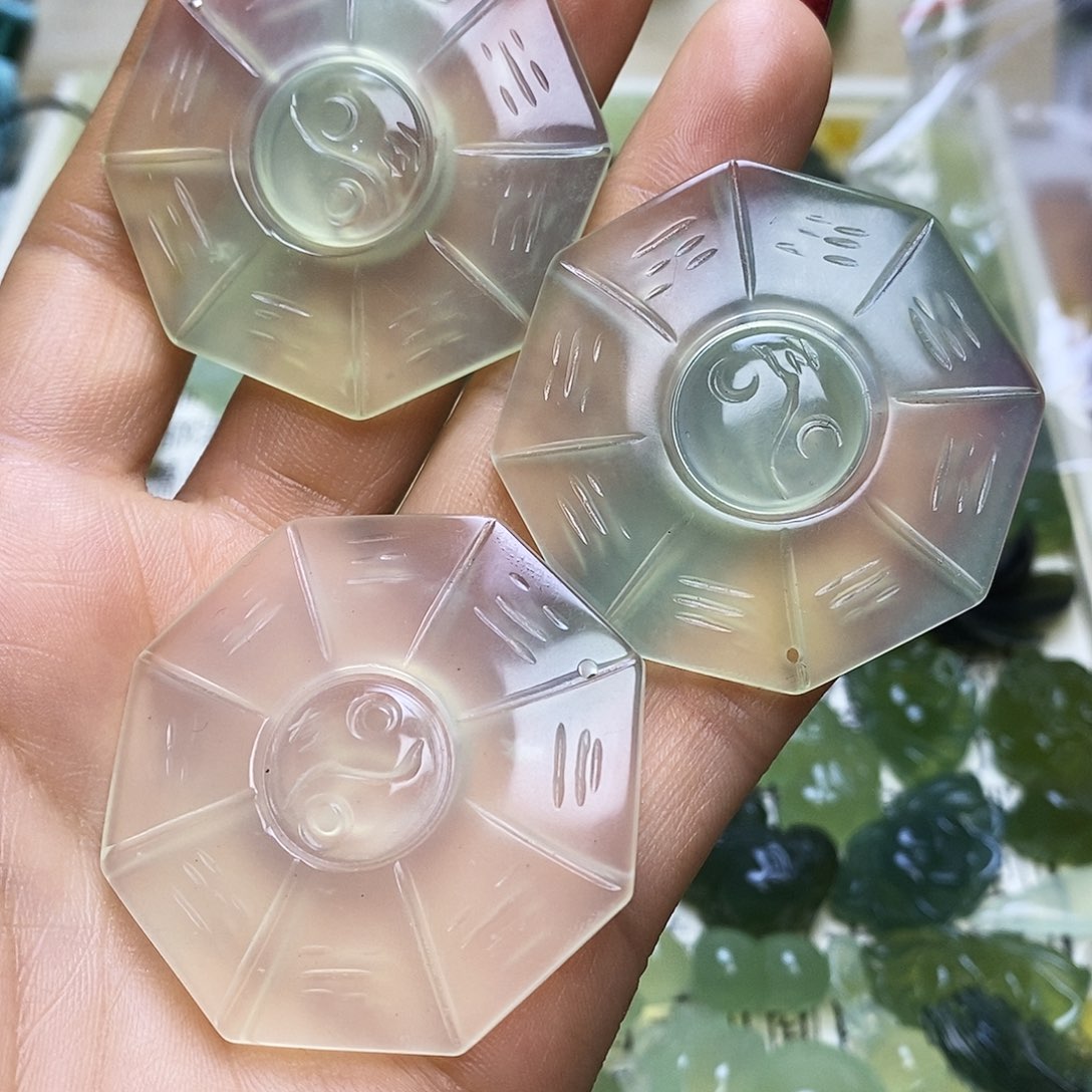 未镶嵌蛇纹石玉颈饰理*