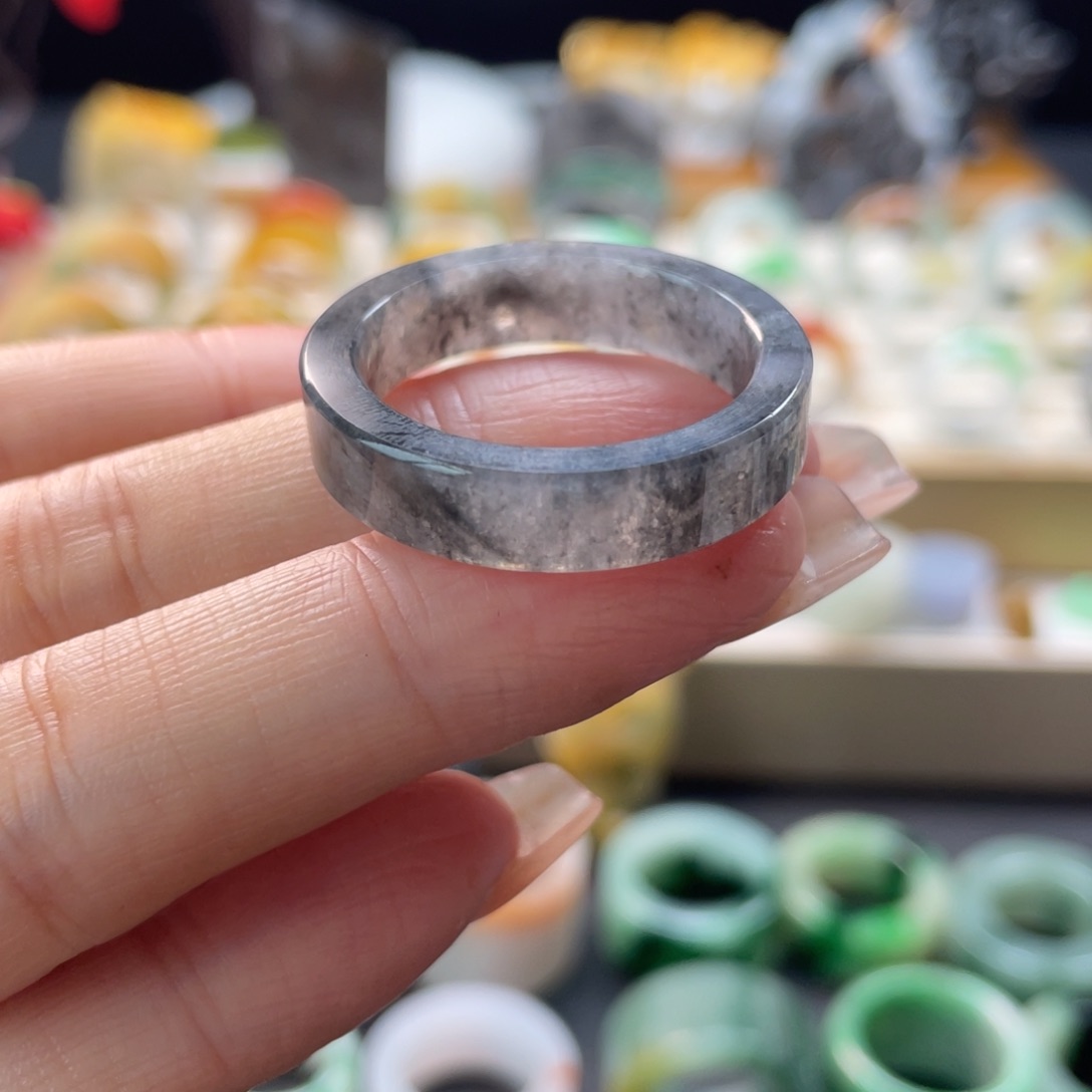 定制翡翠未镶嵌戒指