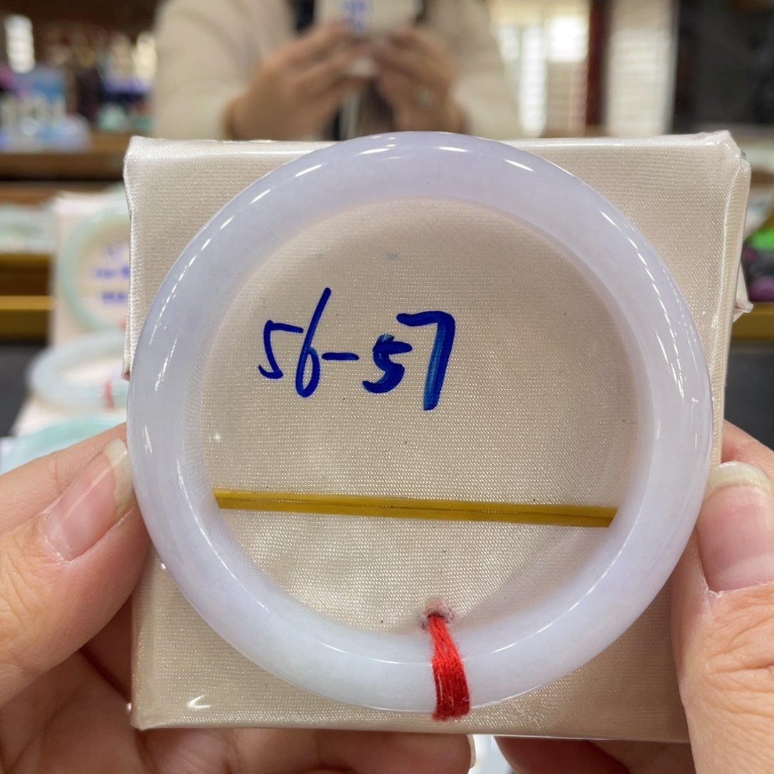翡翠手镯未镶嵌翡翠