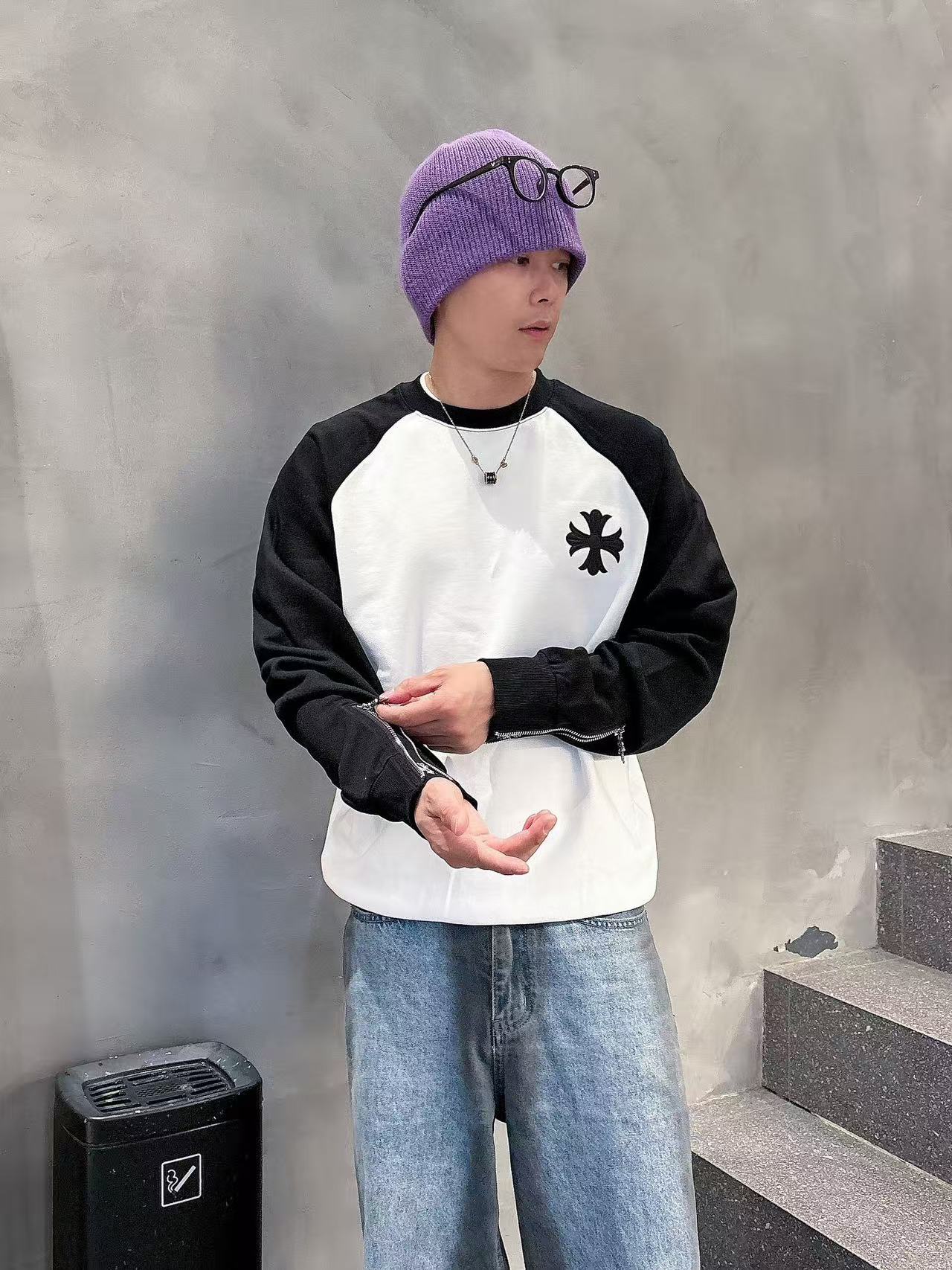 秋冬黑白撞色轻奢纯棉圆领卫衣