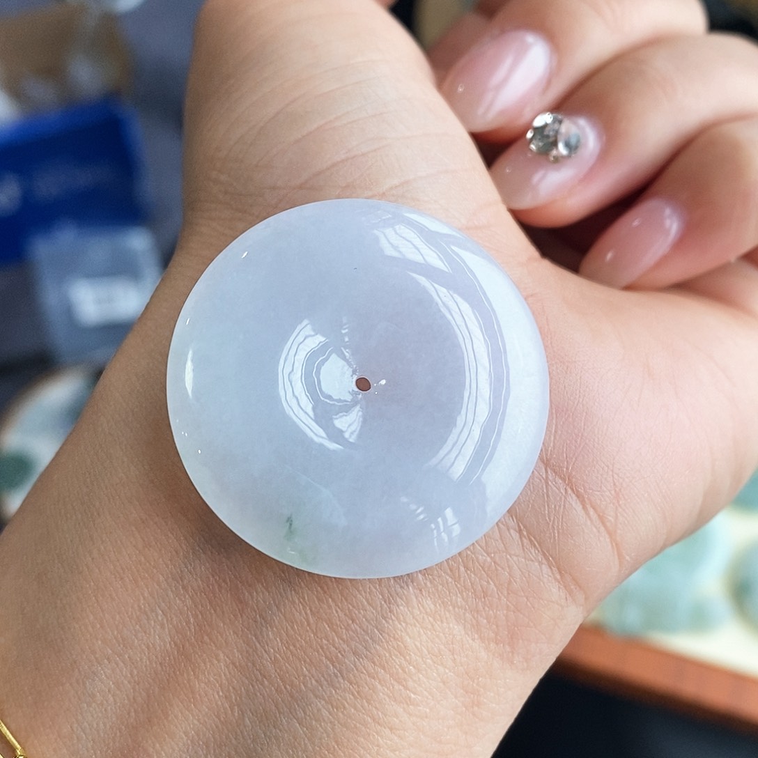 翡翠颈饰未镶嵌翡翠首饰