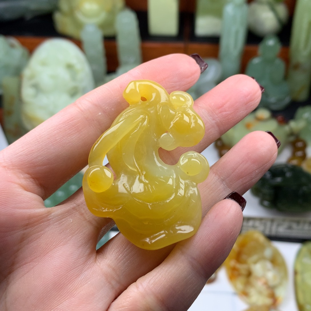 岫玉手把件未镶嵌