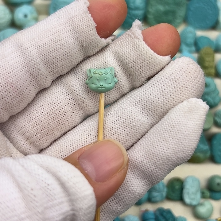 绿松石未镶嵌挂件