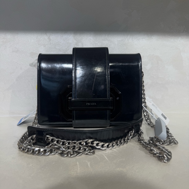 95新 Prada/普拉达 黑色亮面牛皮链条单肩包时尚舌头包