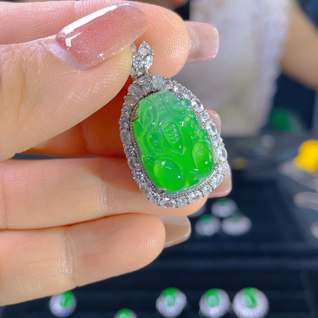 翡翠银S925镶嵌颈饰天然