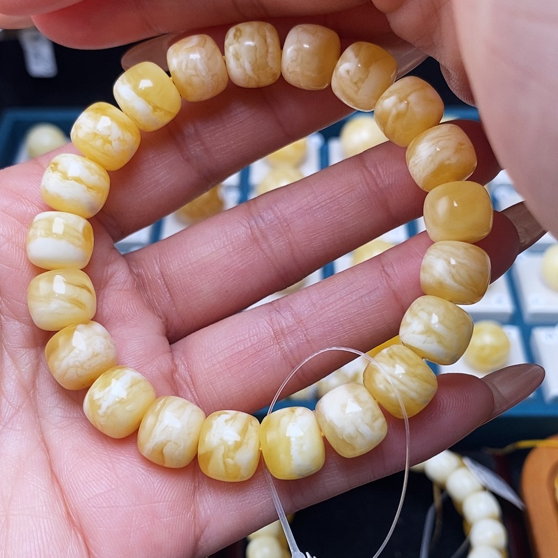 蜜蜡珠宝奇石未镶嵌