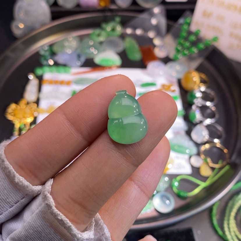 【闪购商品】翡翠挂件未镶嵌葫芦