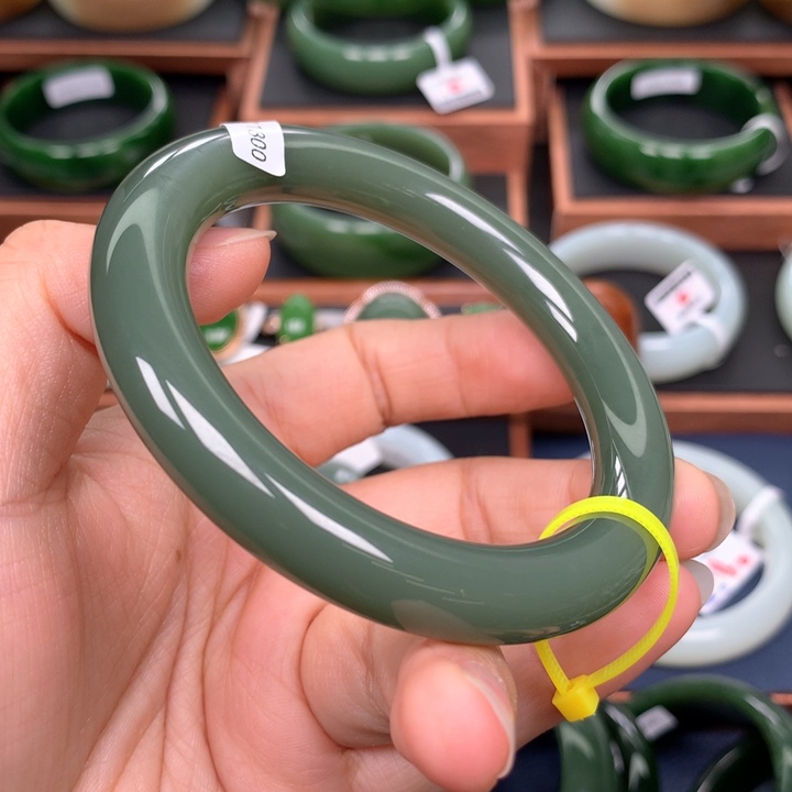 和田玉（碧玉）手镯未镶嵌59