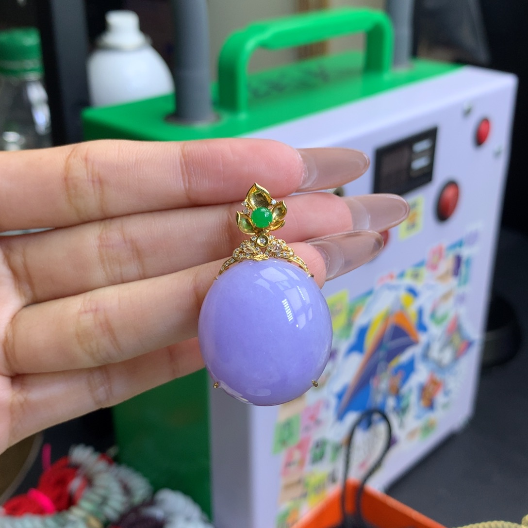 鱼***鱼翡翠18K金镶嵌颈饰