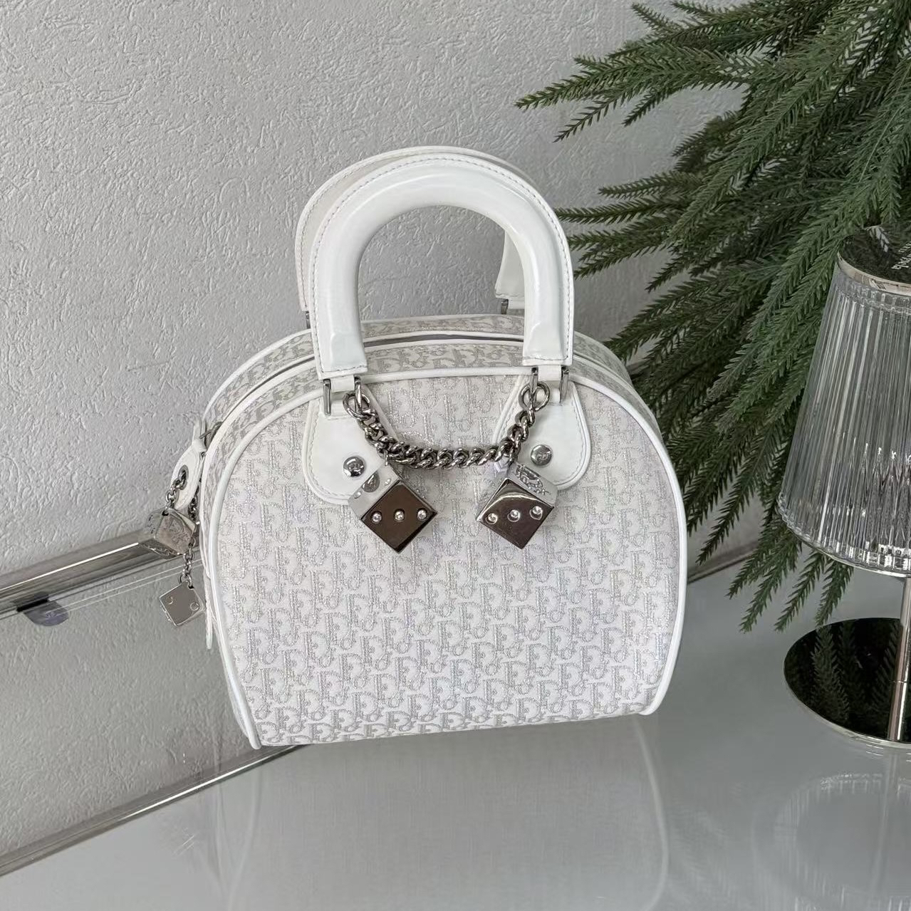 95新 DIOR/迪奥 秀款白色老花小号稀有骰子包 底长19 123618