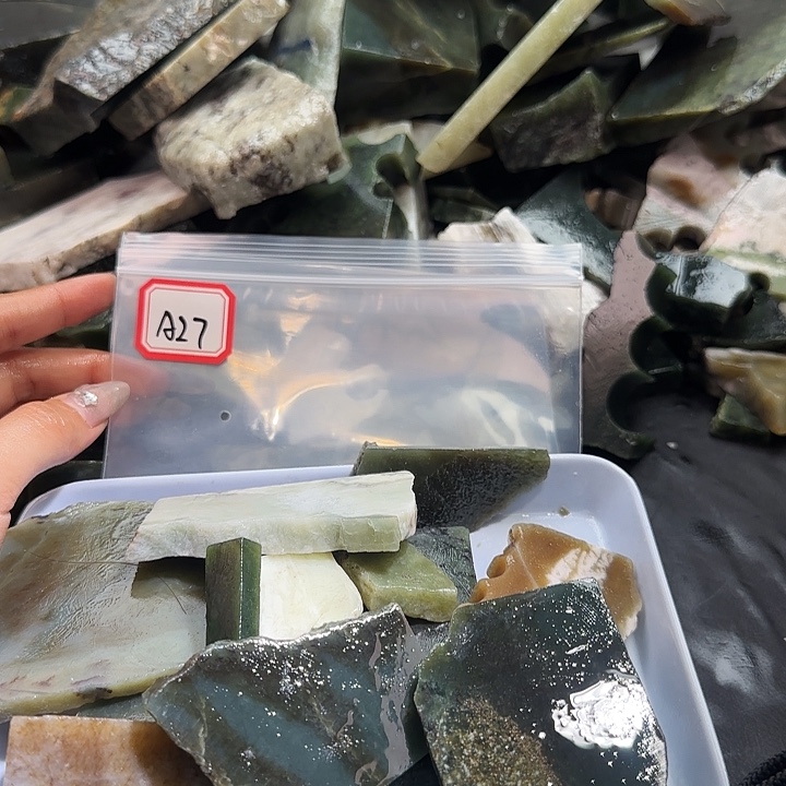 小***鱼和田玉未镶嵌珠宝半成品