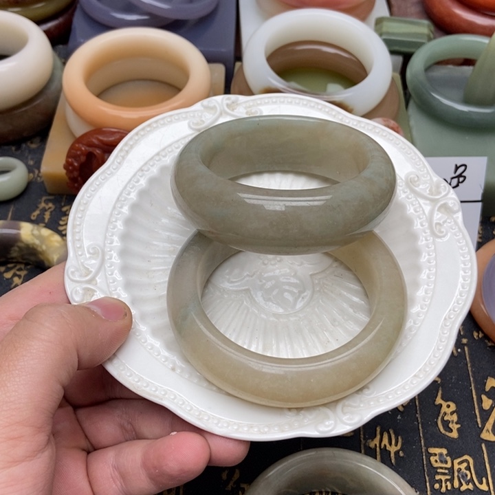 石英质玉未镶嵌手镯