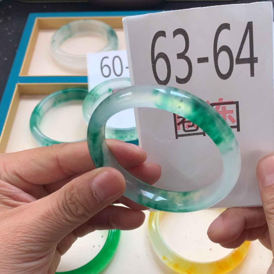 1石英岩玉手镯手镯