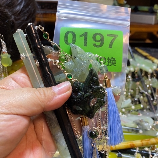 樱***宁蛇纹石玉未镶嵌发簪