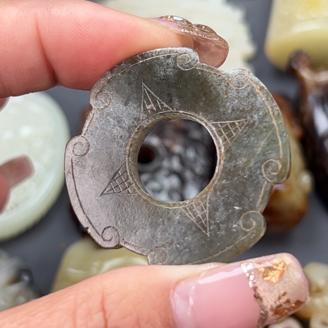 和田玉（糖玉）颈饰未镶嵌