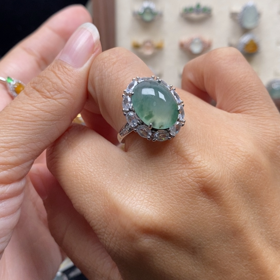 胡***为翡翠银S925镶嵌戒指