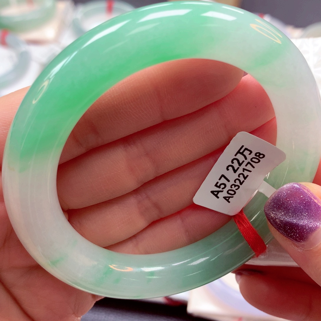 翡翠手镯（圆镯）未镶嵌7