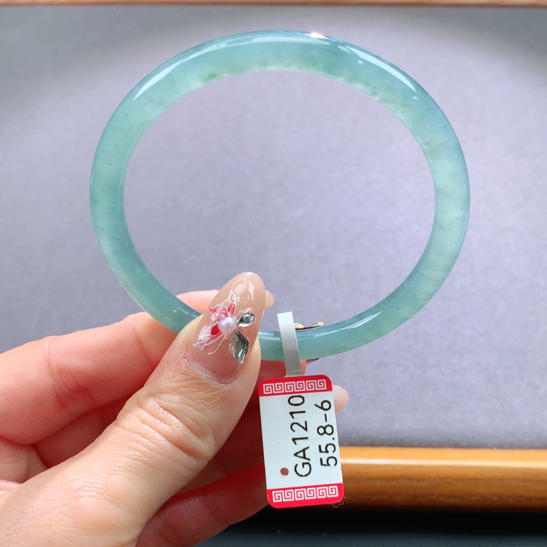 翡翠手镯未镶嵌天然翡翠手镯叮当镯