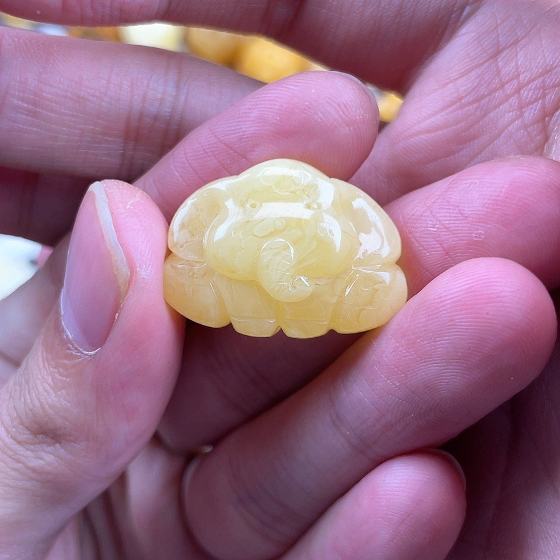 琥珀裸石未镶嵌蜜蜡