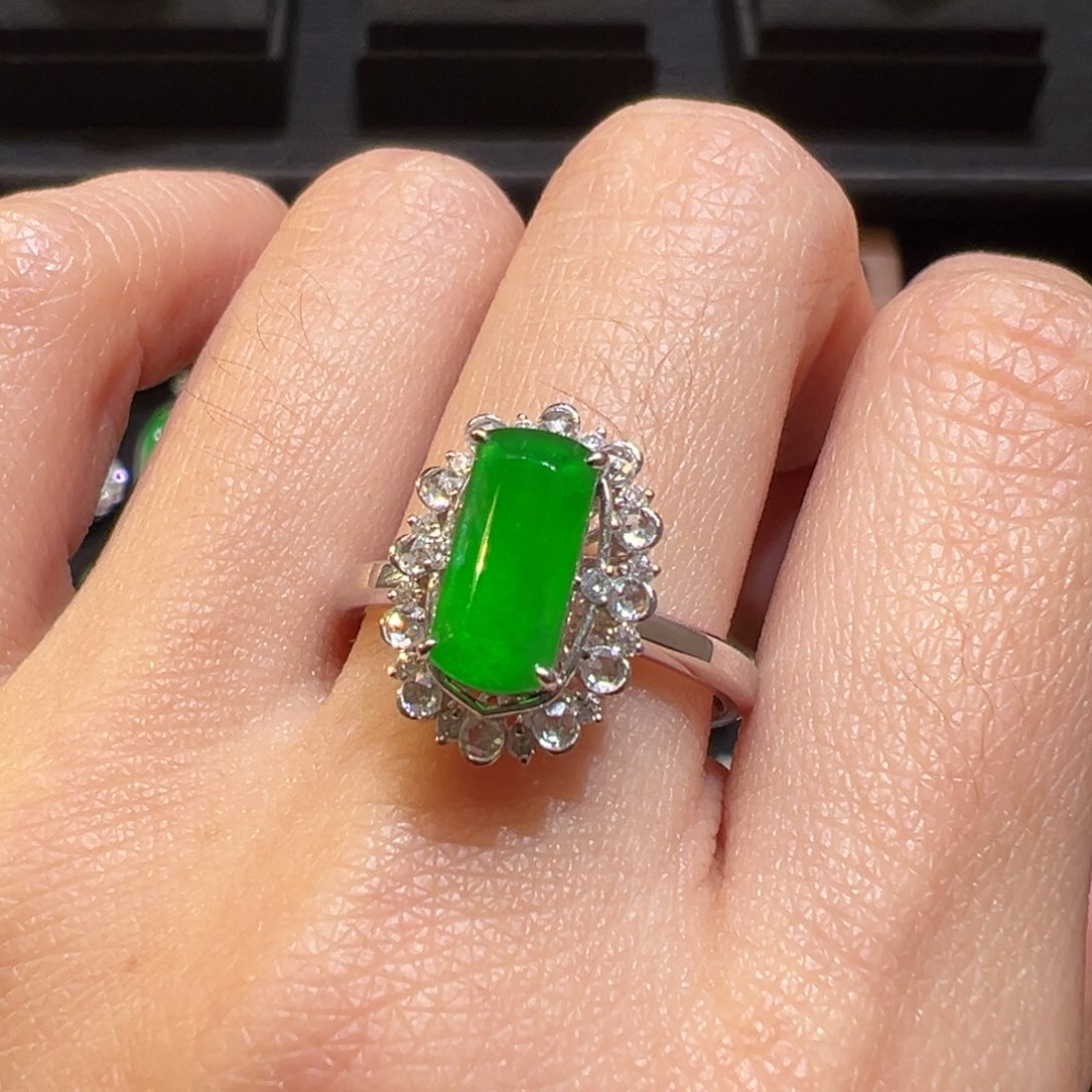 翡翠戒指18K金镶嵌收到货48小时鉴赏期