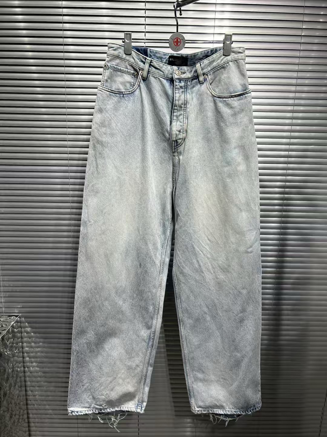 未使用 Balenciaga/巴黎世家  裤脚糜烂破坏baggy牛仔裤 os s码