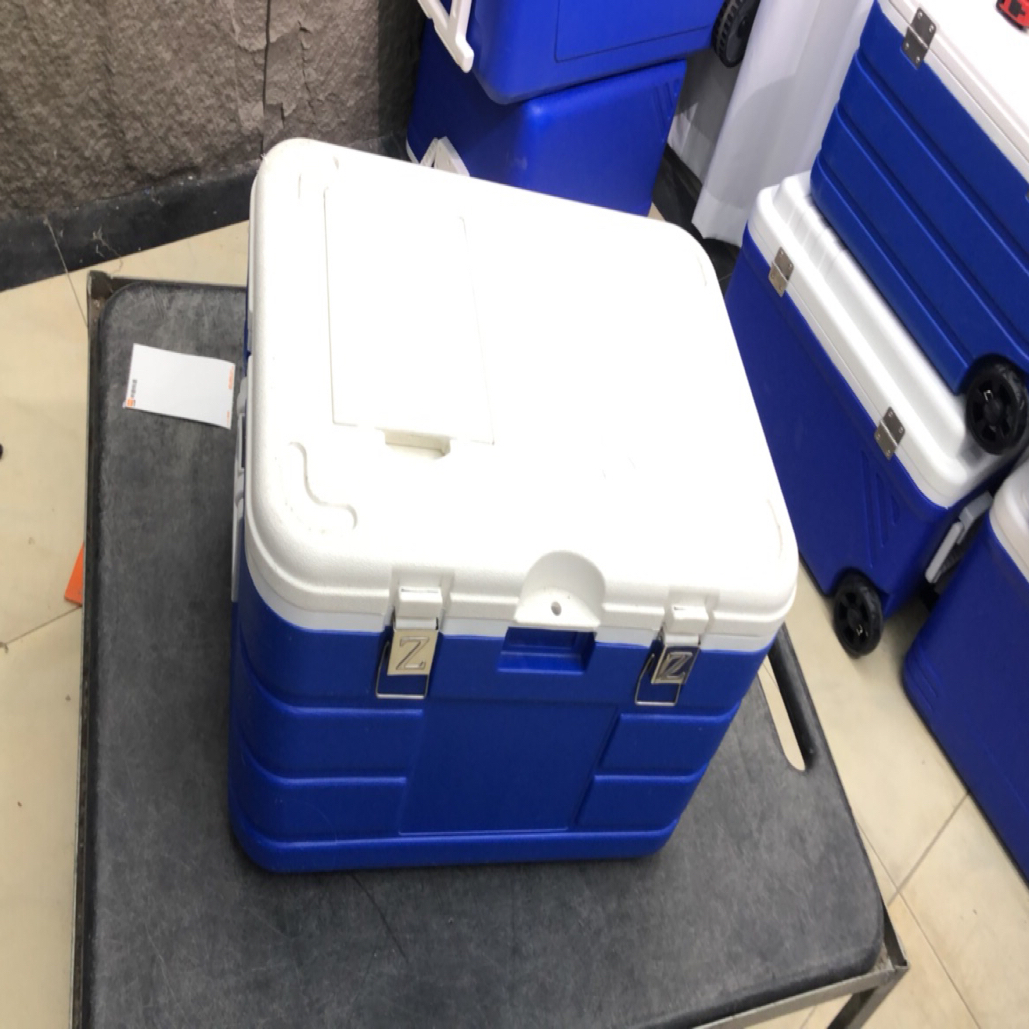 45L蓝色微瑕高配带天窗保温箱海钓箱冷藏箱