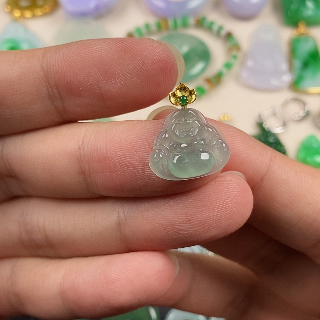 翡翠18K金镶嵌颈饰翡翠