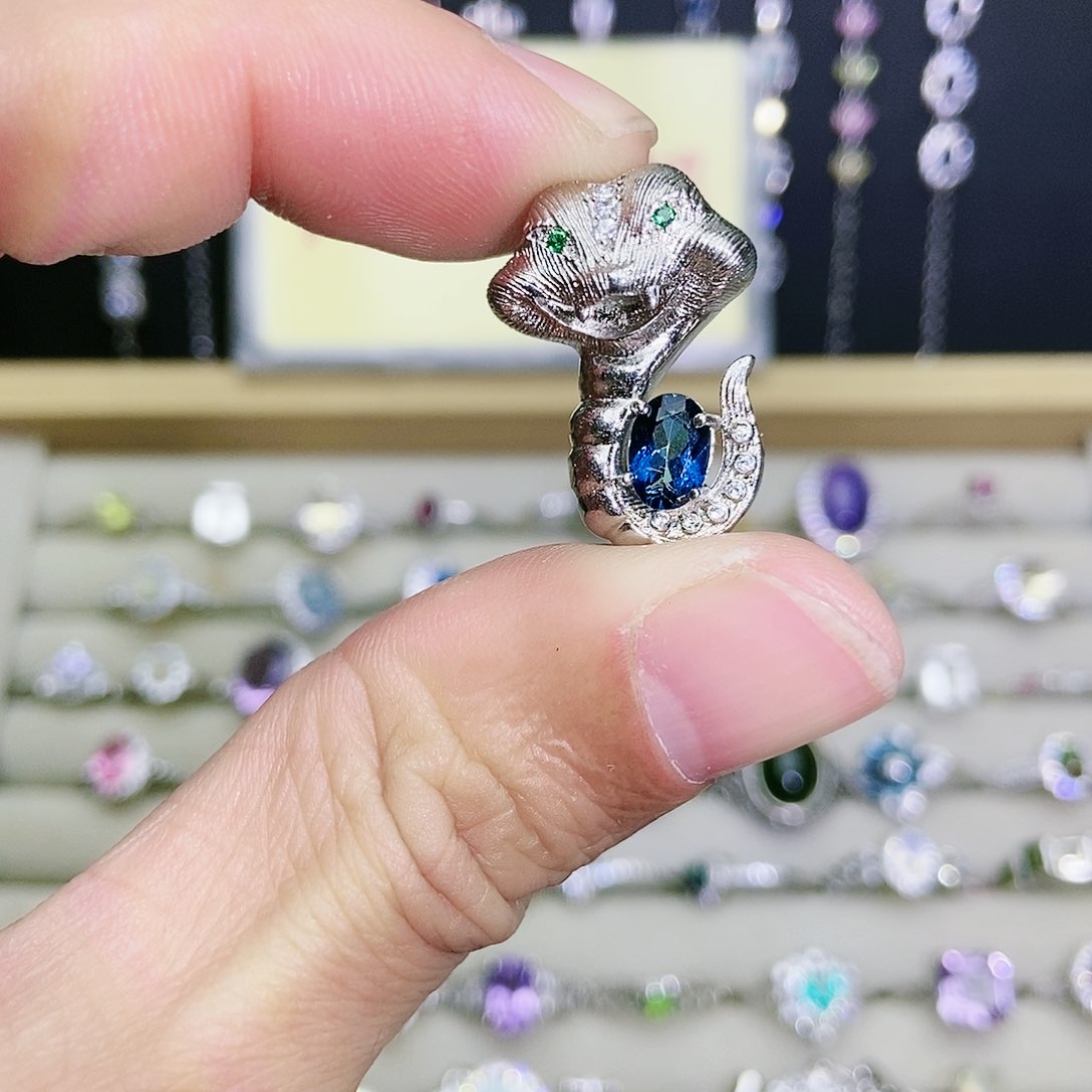 【闪购商品】吊坠(不含链)未镶嵌托帕石