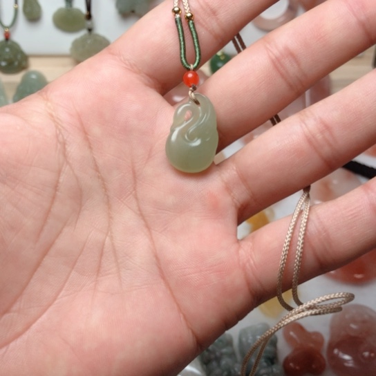 和田玉颈饰未镶嵌