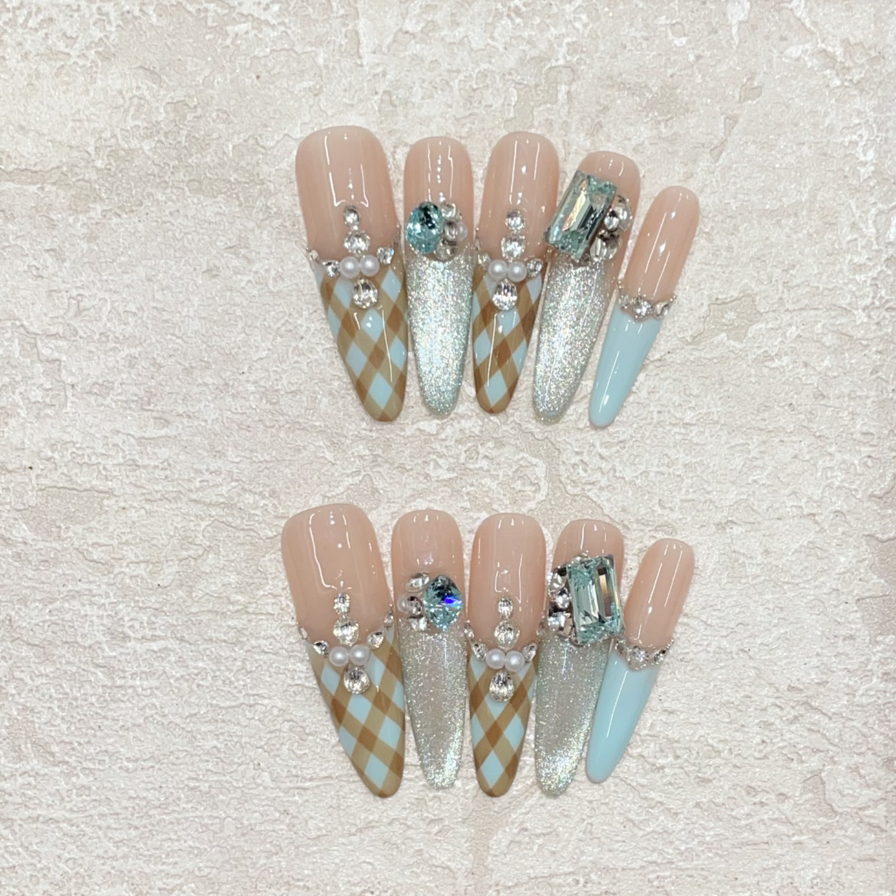 清新蓝绿格子法式搭配爆闪猫眼显白适合日常穿戴纯手工穿戴甲美甲