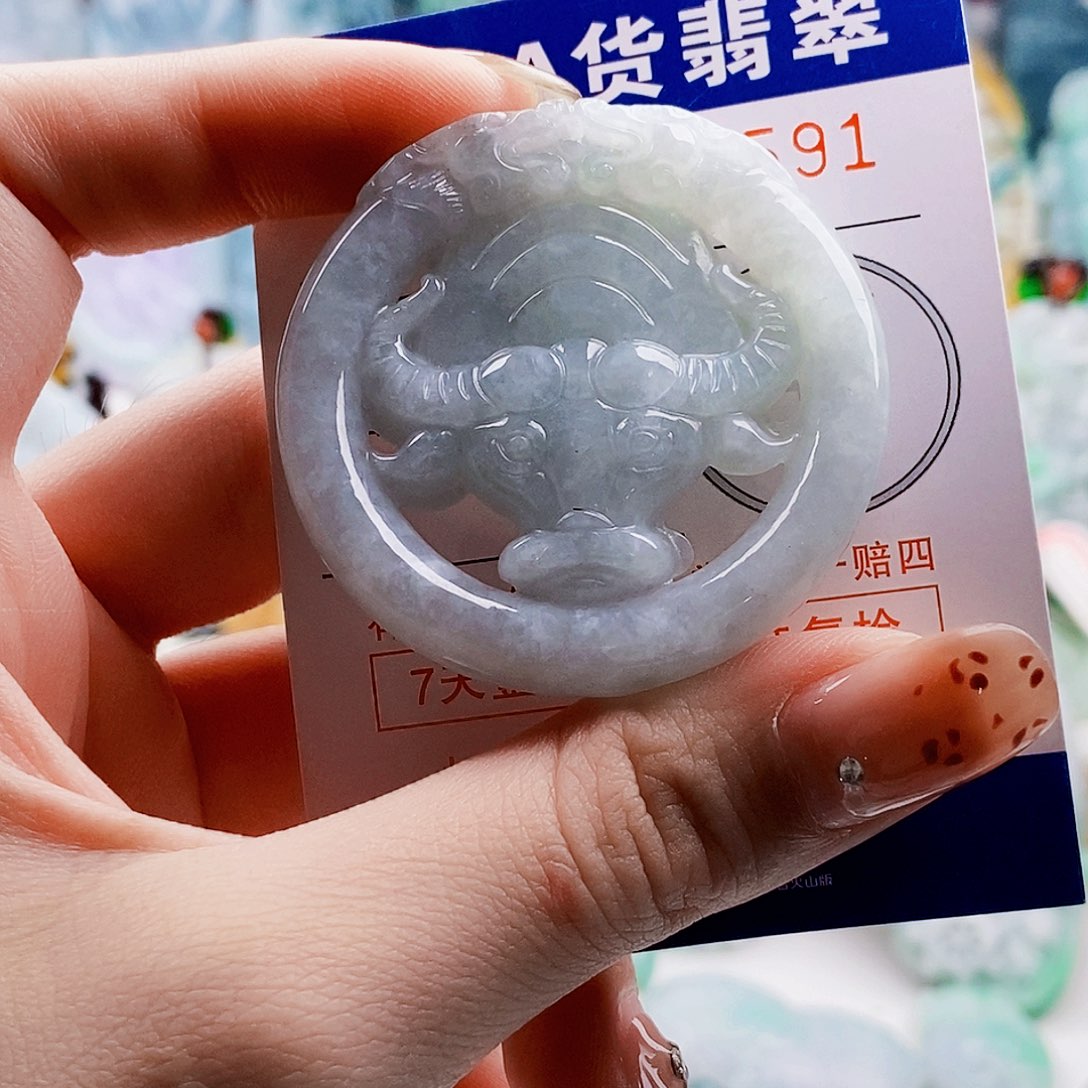 吊坠(不含链)未镶嵌翡翠